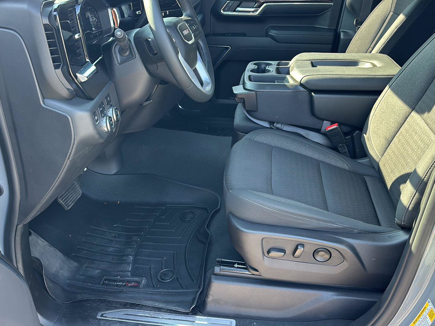 Used 2024 GMC Sierra 1500 Elevation w/ X31 Off-Road Package AWD/4WD image 13