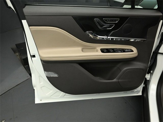 Certified 2023 Lincoln Corsair Reserve w/ Towing Package image 20
