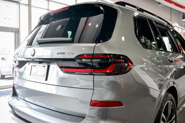 Used 2024 BMW X7 xDrive40i w/ M Sport Package image 10