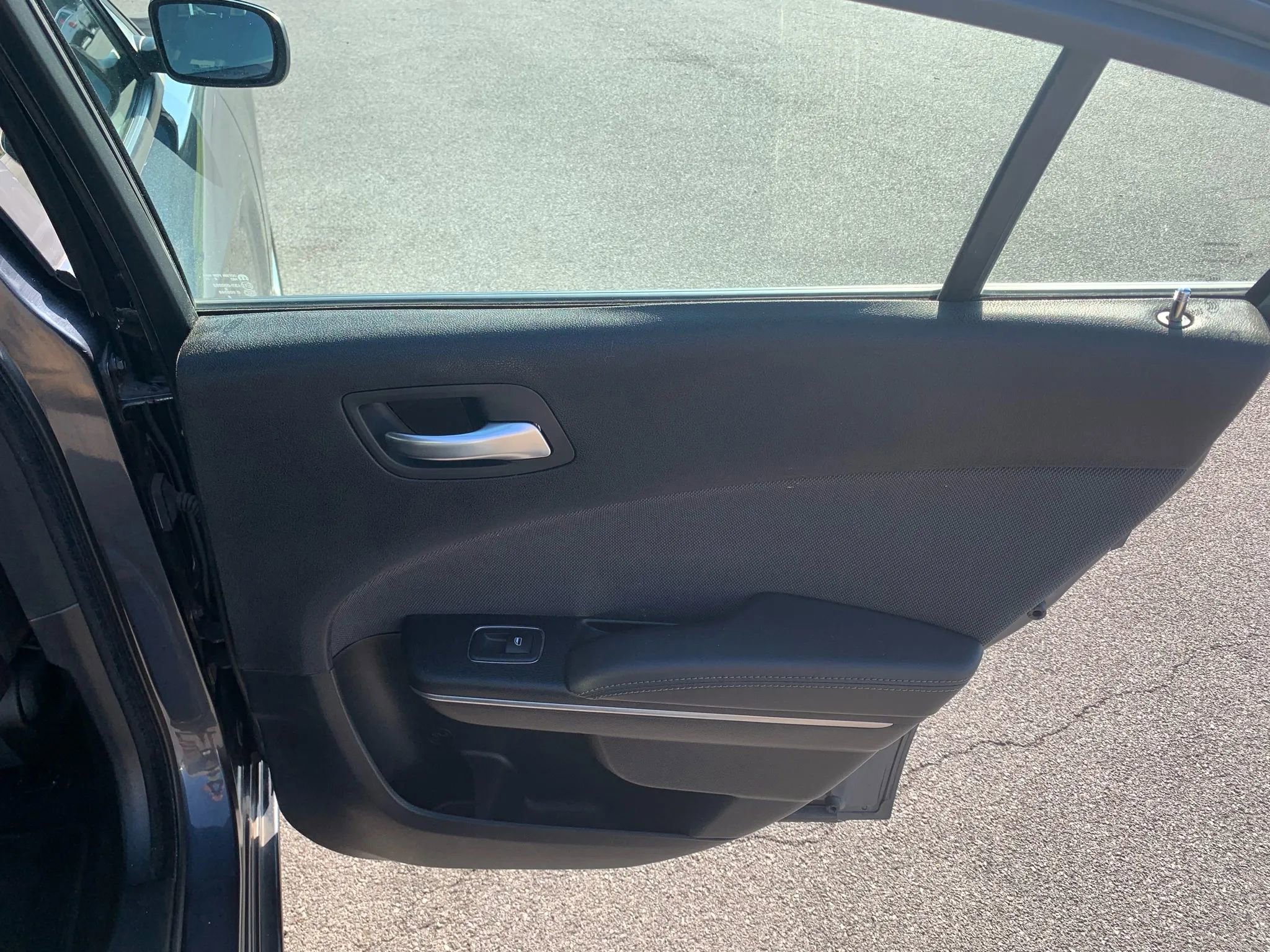 Used 2016 Dodge Charger SE RWD image 26