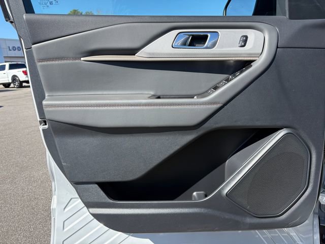 New 2026 Ford Explorer Active RWD image 10