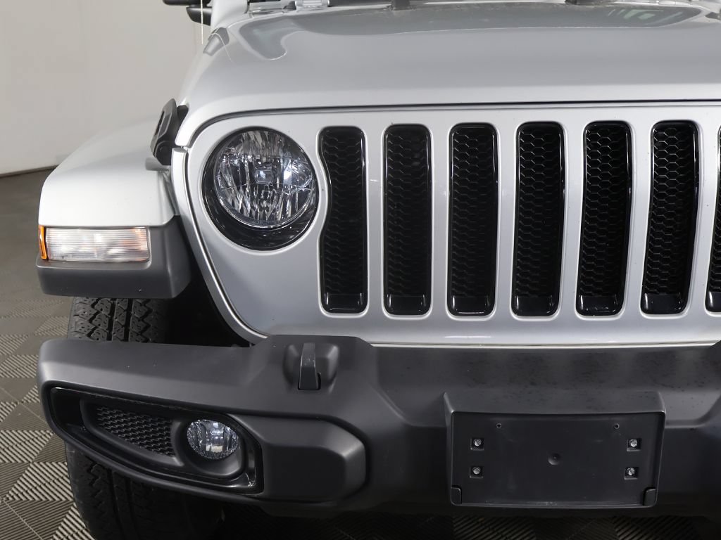 Used 2023 Jeep Wrangler Unlimited Sahara AWD/4WD image 11