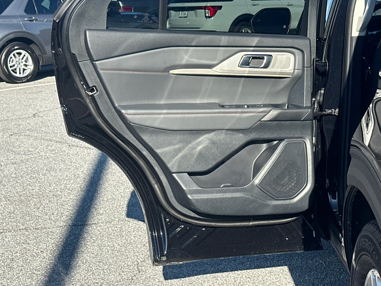 New 2026 Ford Explorer Active RWD image 22