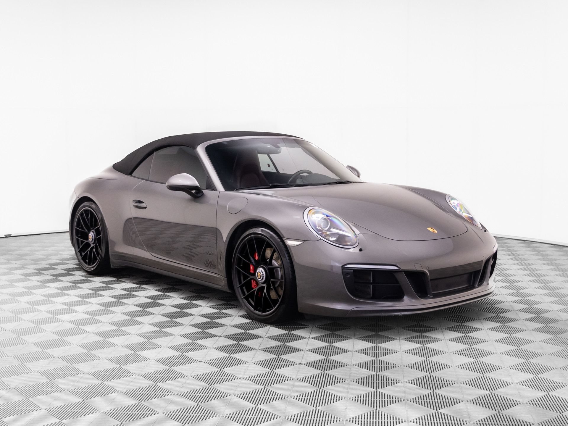Used 2018 Porsche 911 Carrera GTS RWD image 6