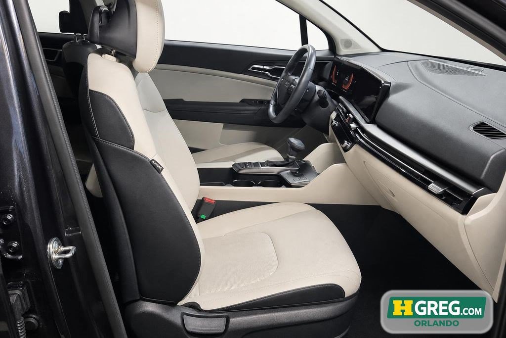 Used 2026 Kia Sportage EX FWD image 11