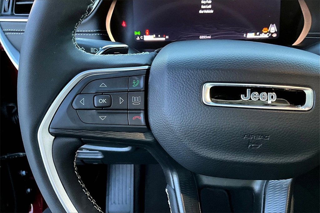 Used 2025 Jeep Grand Cherokee L Altitude image 18