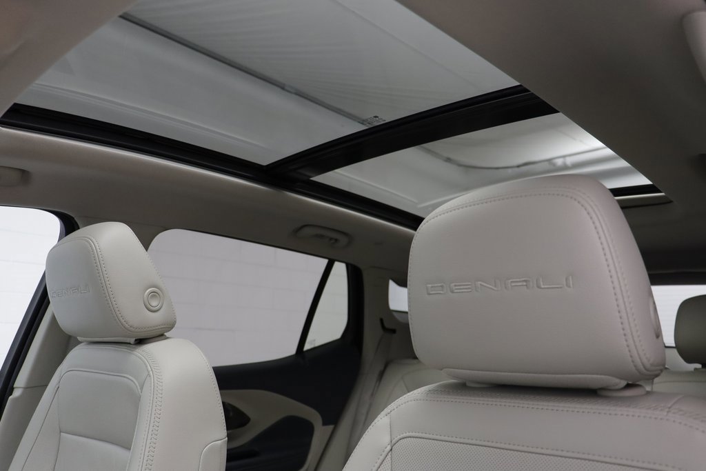 Used 2024 GMC Terrain Denali w/ Denali Premium Package image 15