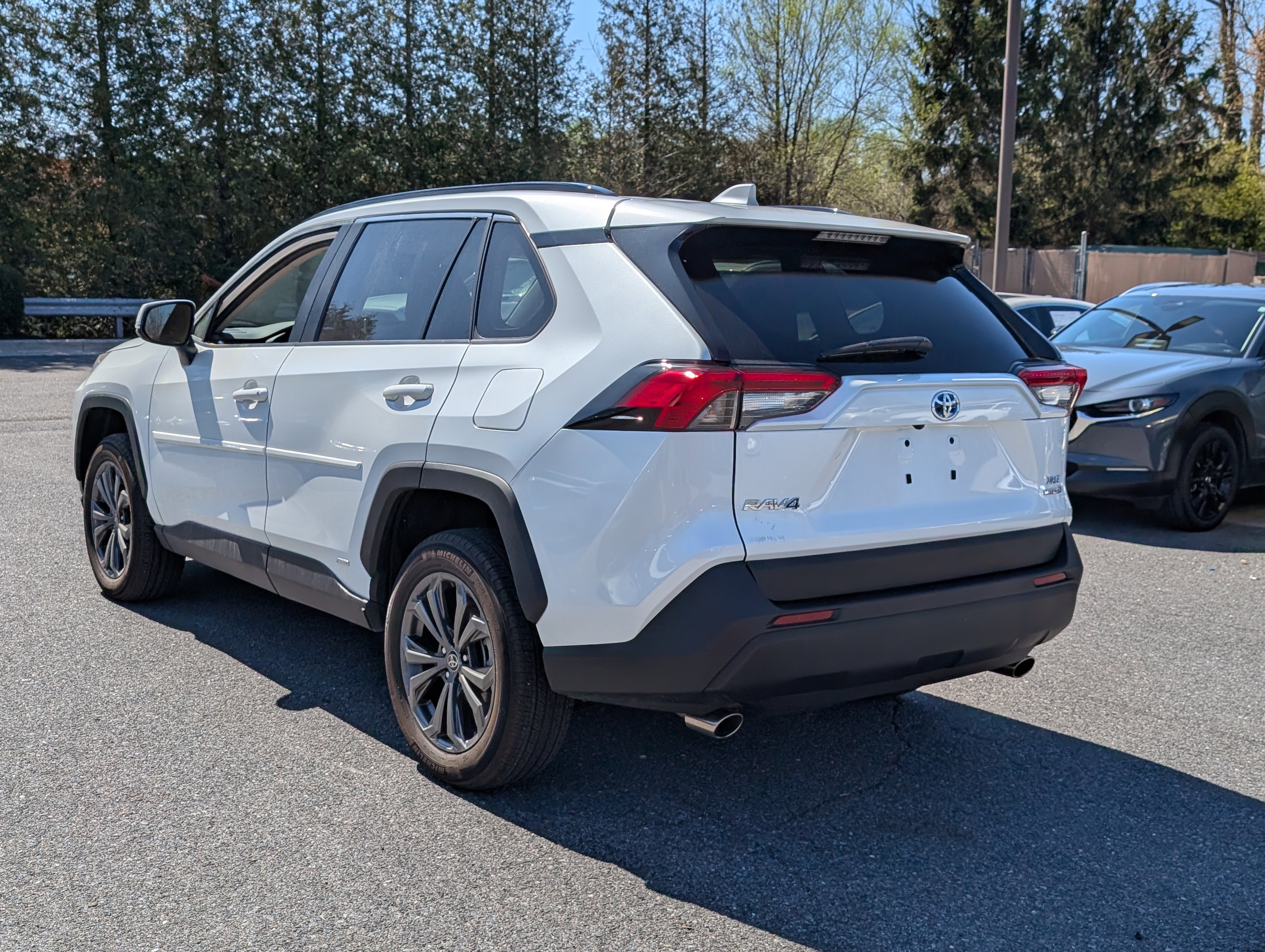 Used 2023 Toyota RAV4 XLE Premium AWD/4WD image 5
