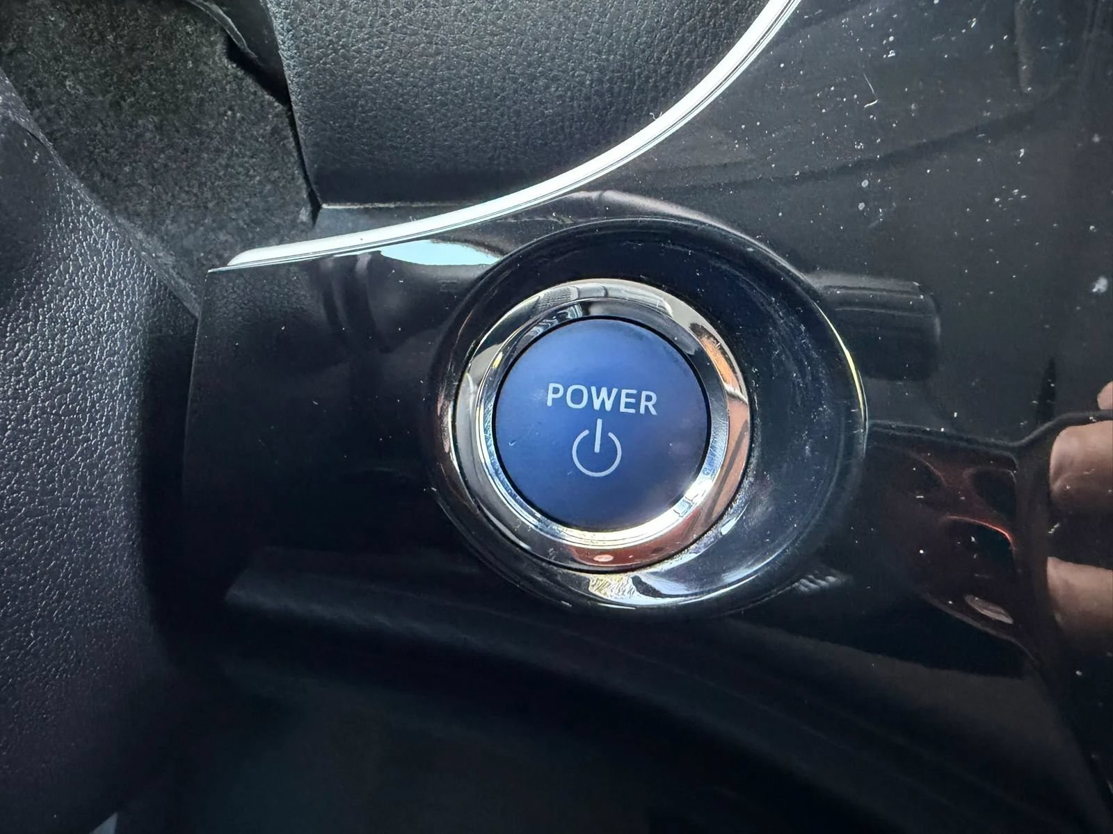 Used 2020 Toyota Prius LE FWD image 20