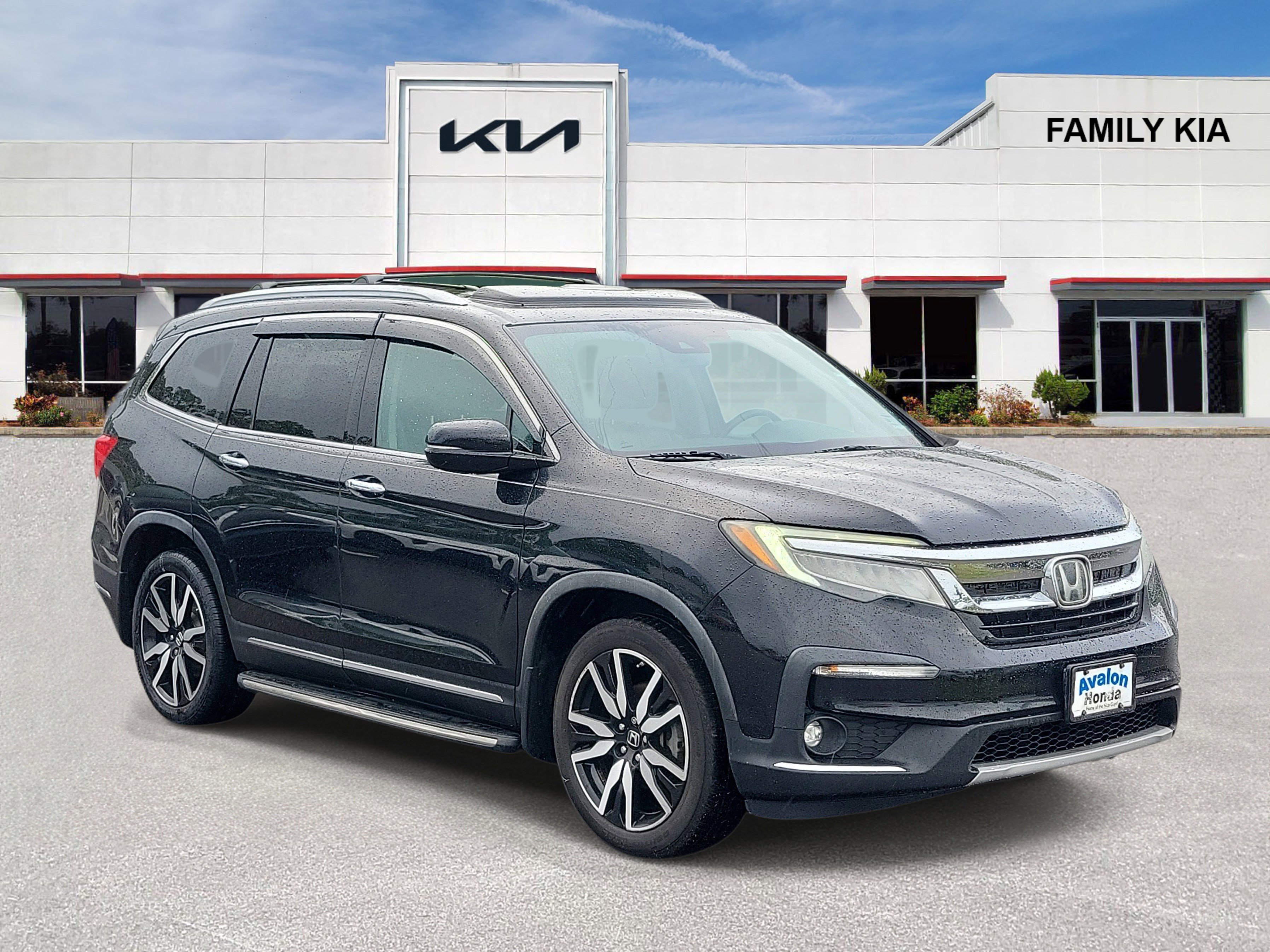 Used 2019 Honda Pilot Touring image 1
