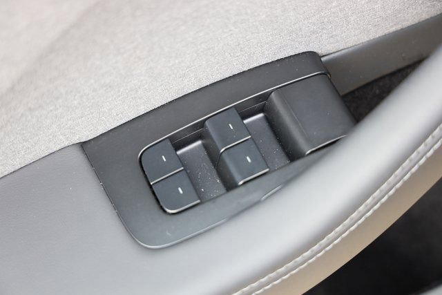 Used 2025 Tesla Model 3 Long Range image 16