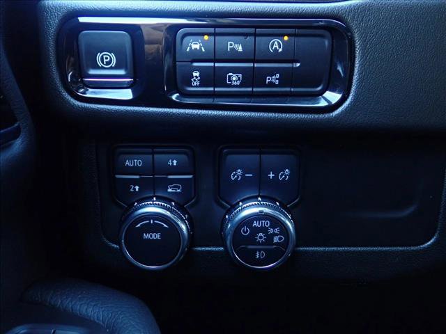 Used 2025 GMC Yukon XL Denali image 24