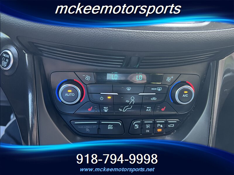 Used 2017 Ford C-MAX Titanium w/ Equipment Group 301A FWD image 16