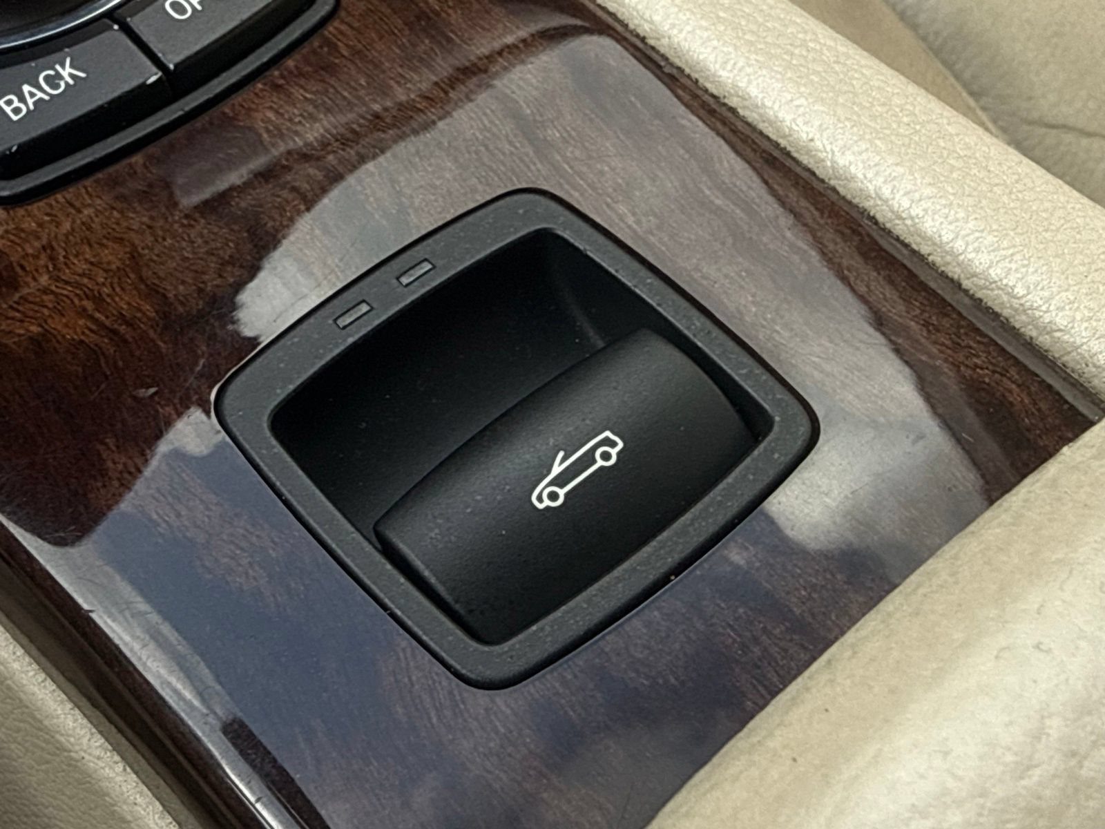 Used 2011 BMW 328i Convertible RWD image 26