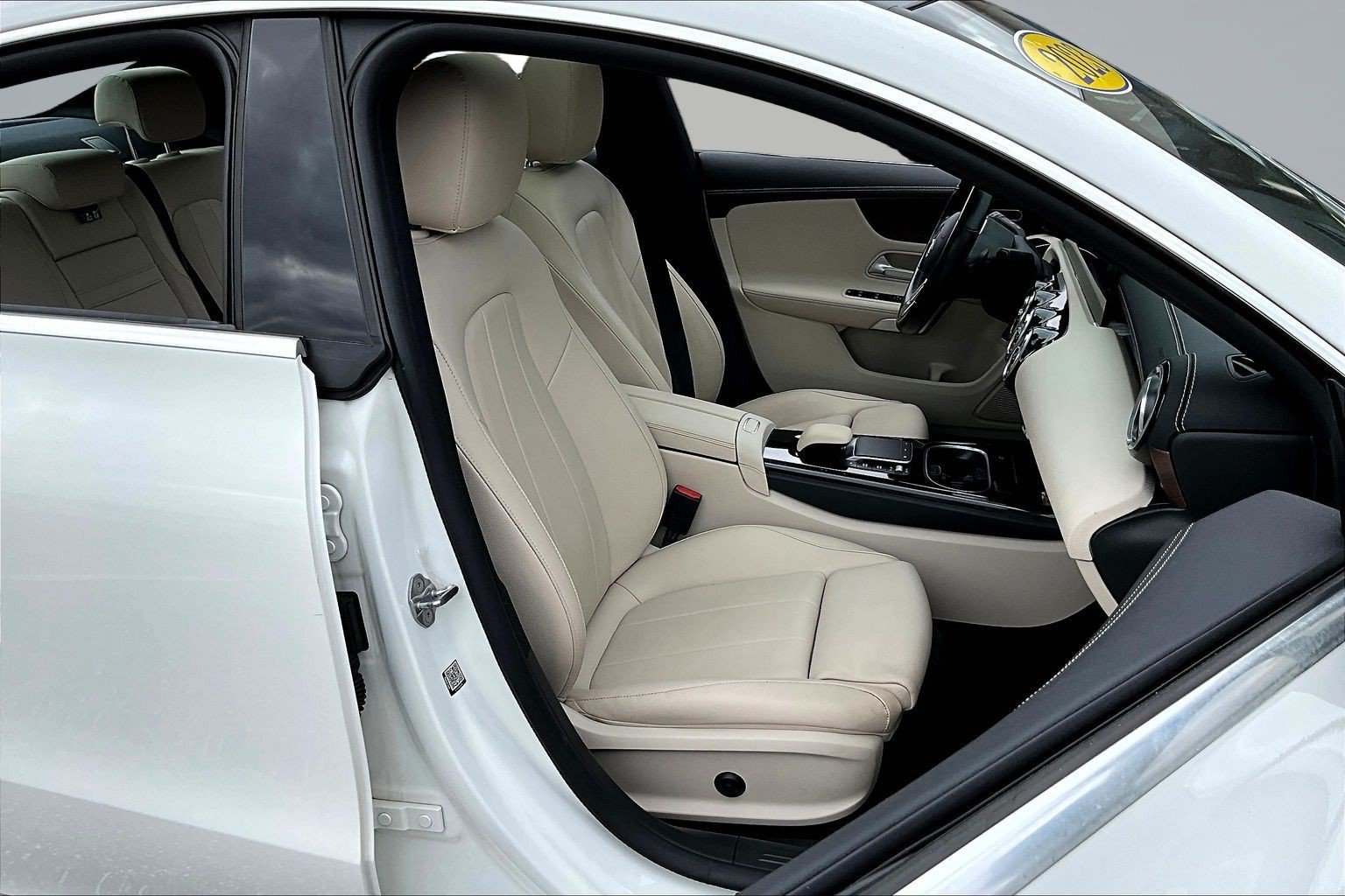 Used 2023 Mercedes-Benz CLA 250 4MATIC w/ Premium Package image 26