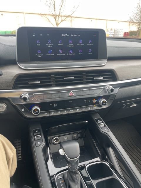 Used 2022 Kia Telluride SX w/ SX Prestige Package image 3