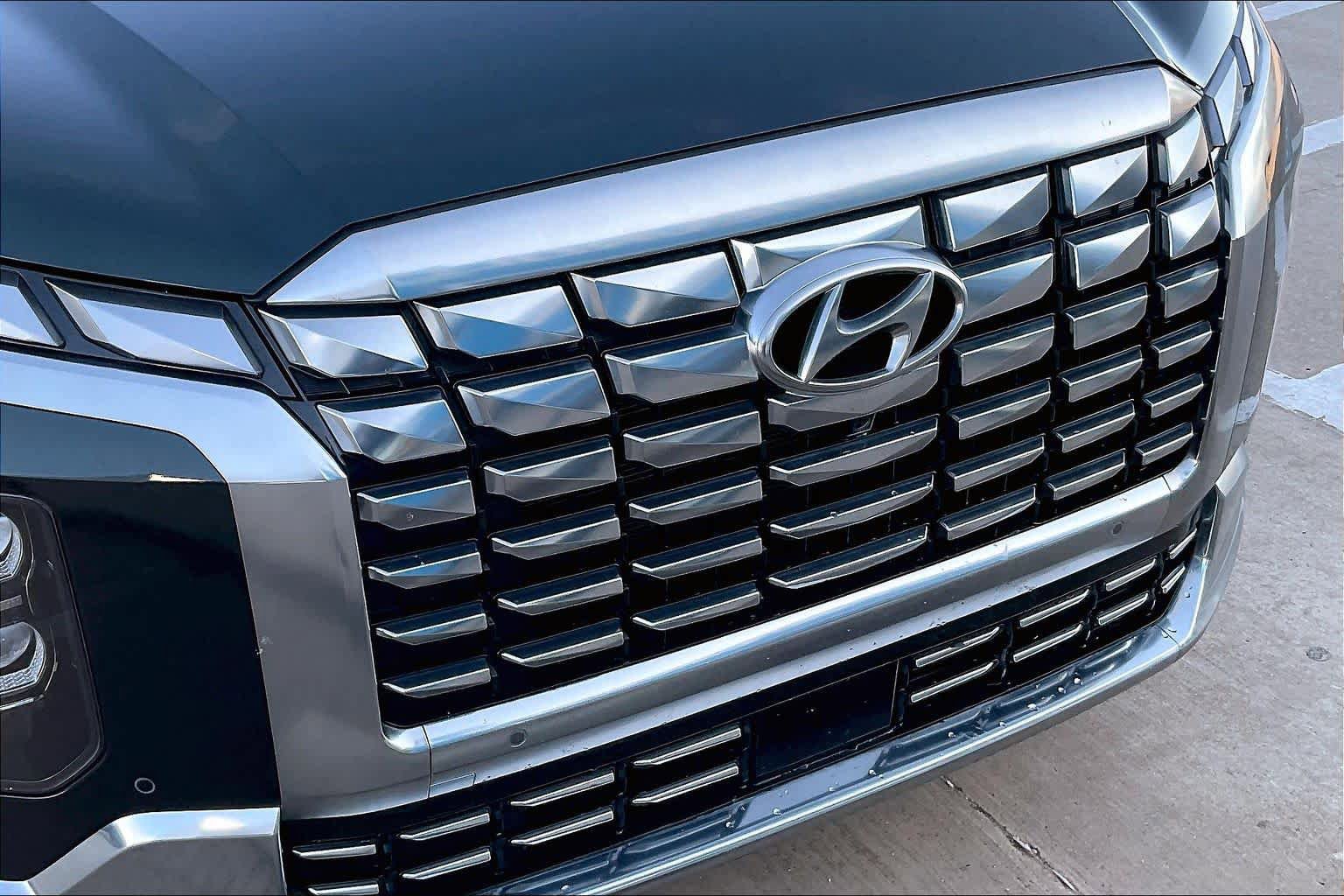 Used 2023 Hyundai Palisade Calligraphy w/ Cargo Package image 30