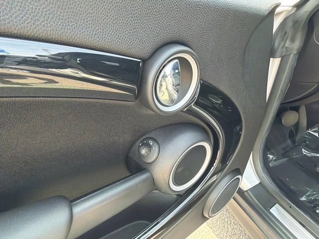 Used 2013 MINI Cooper Roadster FWD image 15