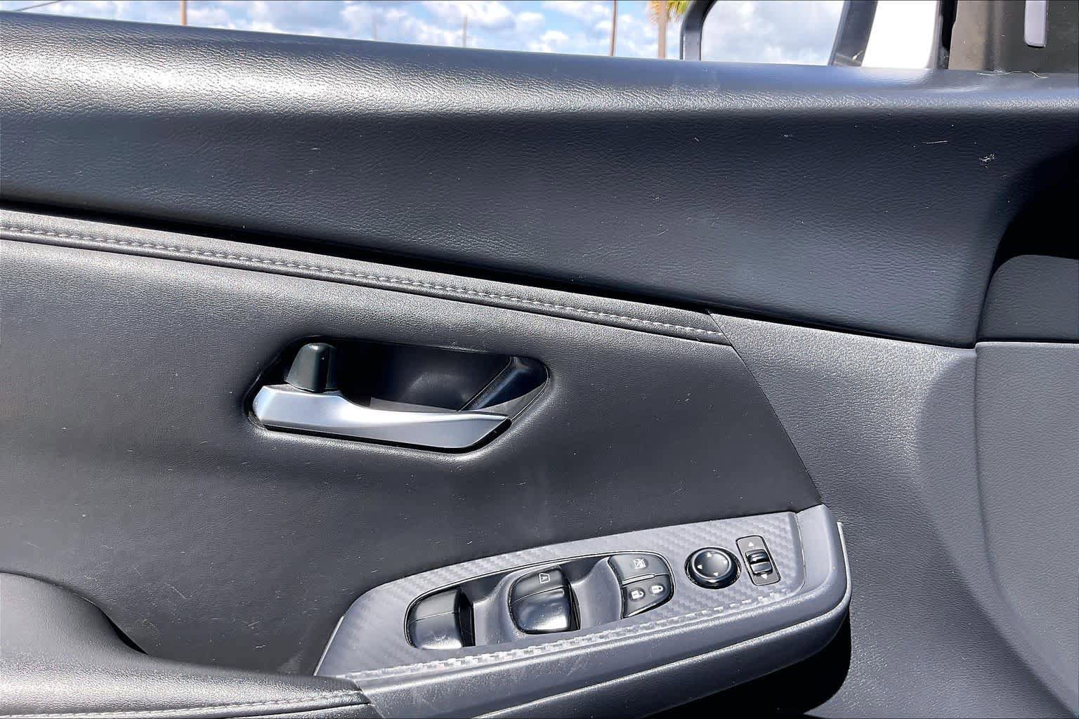 Used 2024 Nissan Sentra SV FWD image 34