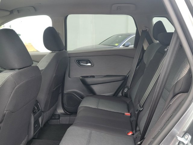 Used 2023 Nissan Rogue SV AWD/4WD image 18