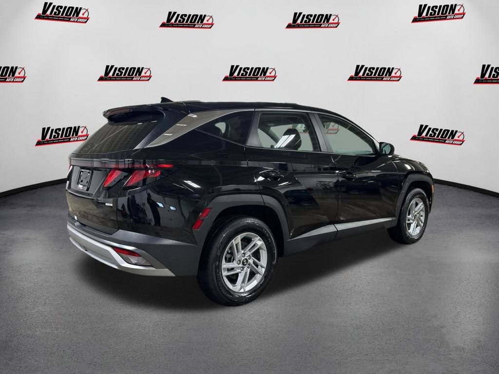 Used 2025 Hyundai Tucson SE AWD/4WD image 5