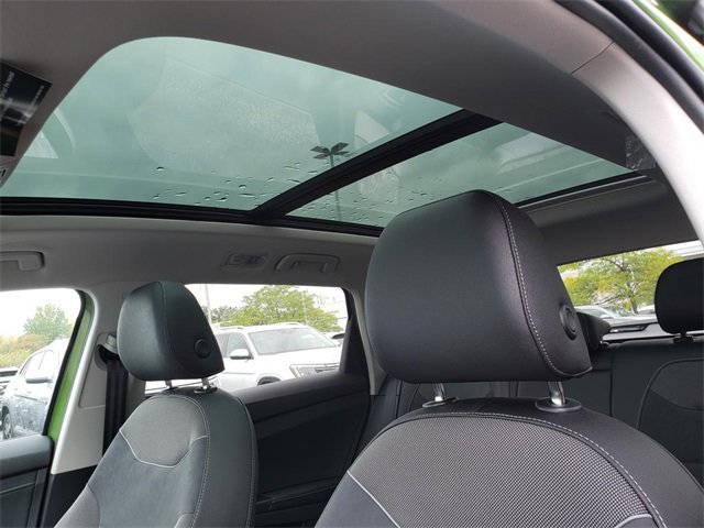 New 2025 Volkswagen Taos SE image 7