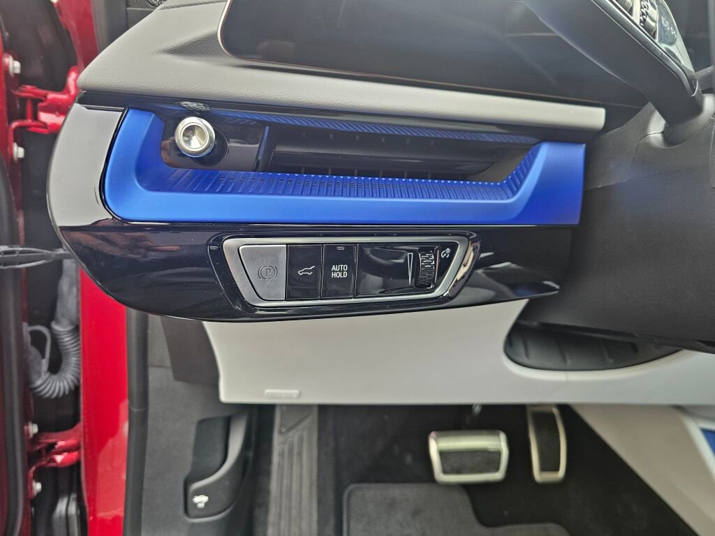 New 2026 Cadillac Optiq Luxury 1 image 31