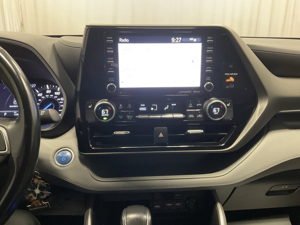 Used 2021 Toyota Highlander XLE image 21