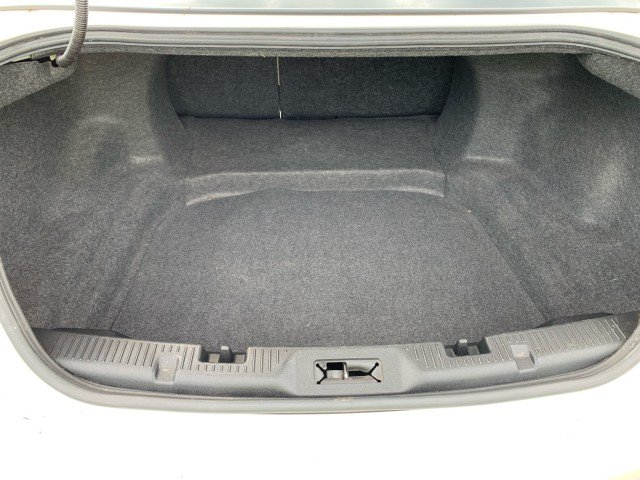Used 2010 Ford Taurus SEL FWD image 14