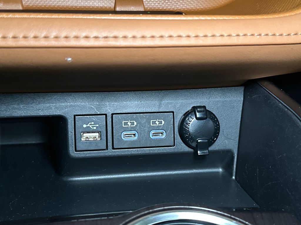 Used 2023 Toyota Highlander Platinum FWD image 26