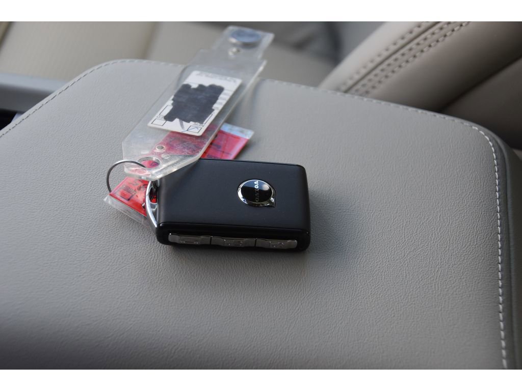 New 2026 Volvo XC60 B5 Ultra w/ Protection Package Premier image 39