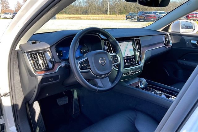 Used 2025 Volvo V60 B5 Cross Country Plus AWD/4WD image 17