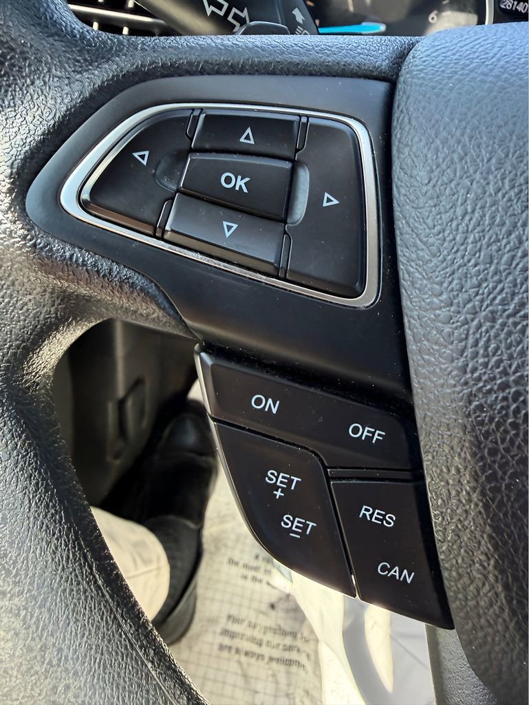 Used 2017 Ford Escape SE AWD/4WD image 25