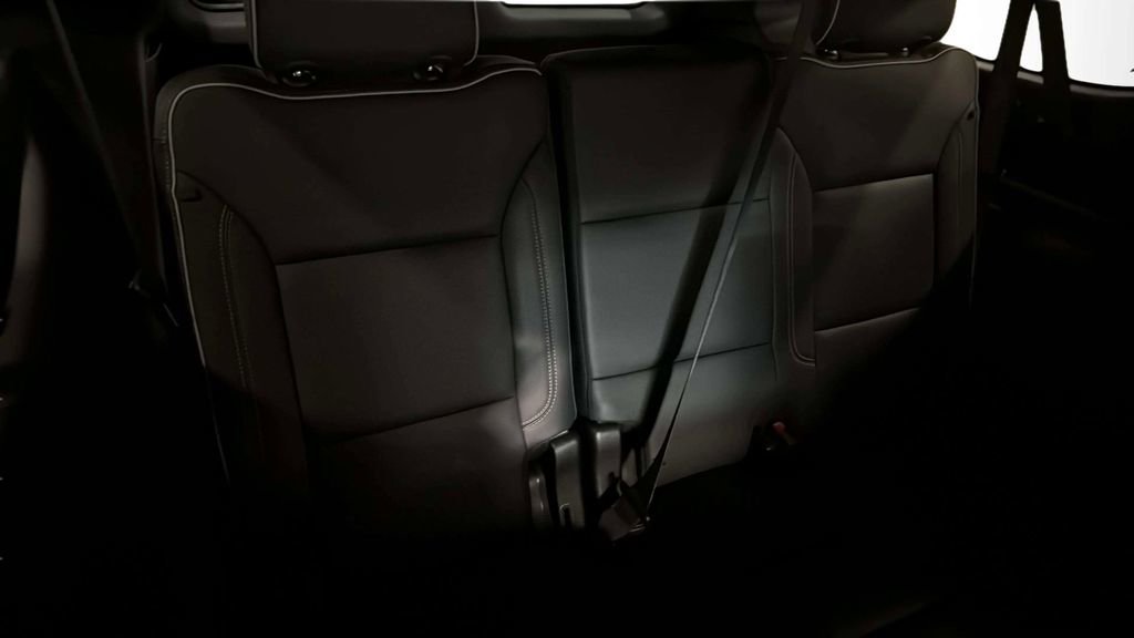 Used 2025 GMC Yukon XL Elevation AWD/4WD image 18