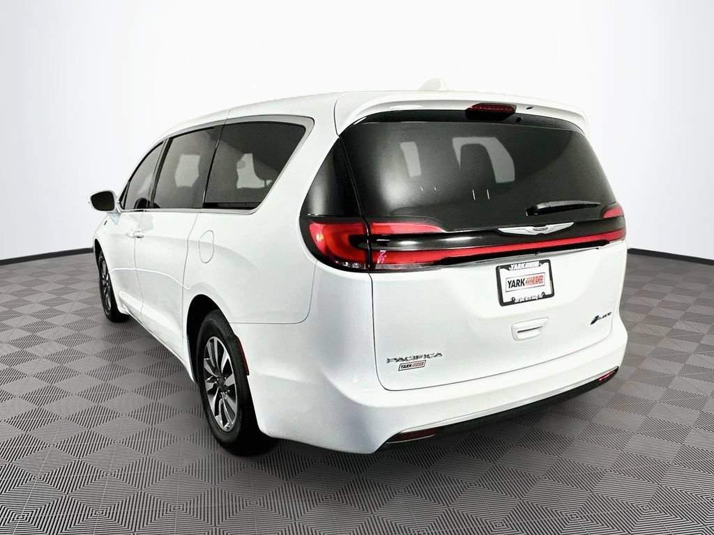 Certified 2022 Chrysler Pacifica Touring-L FWD image 7