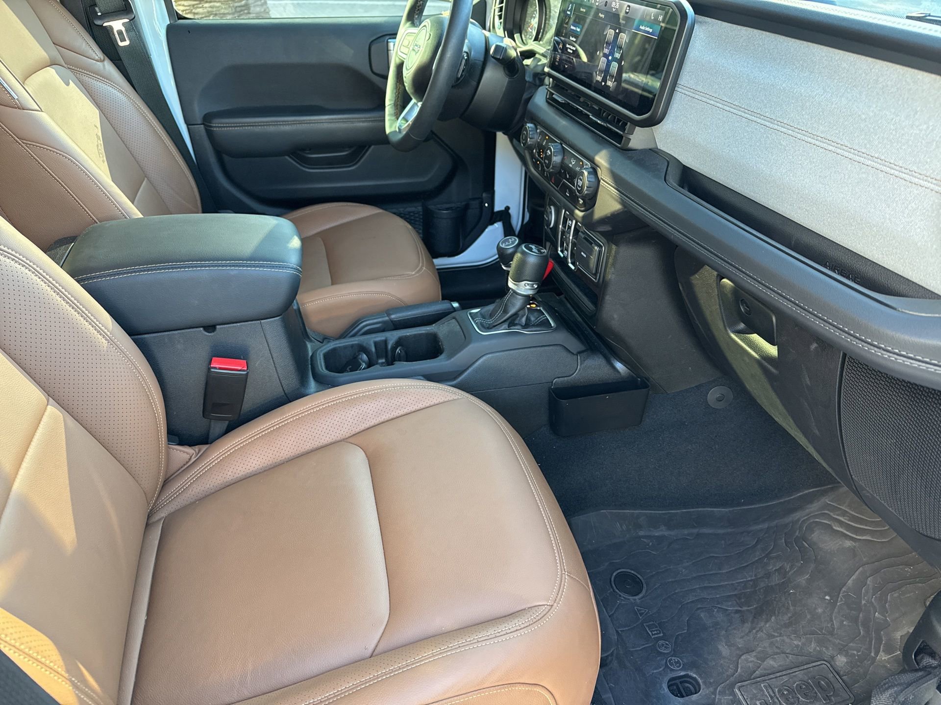 Used 2024 Jeep Wrangler Sahara image 2