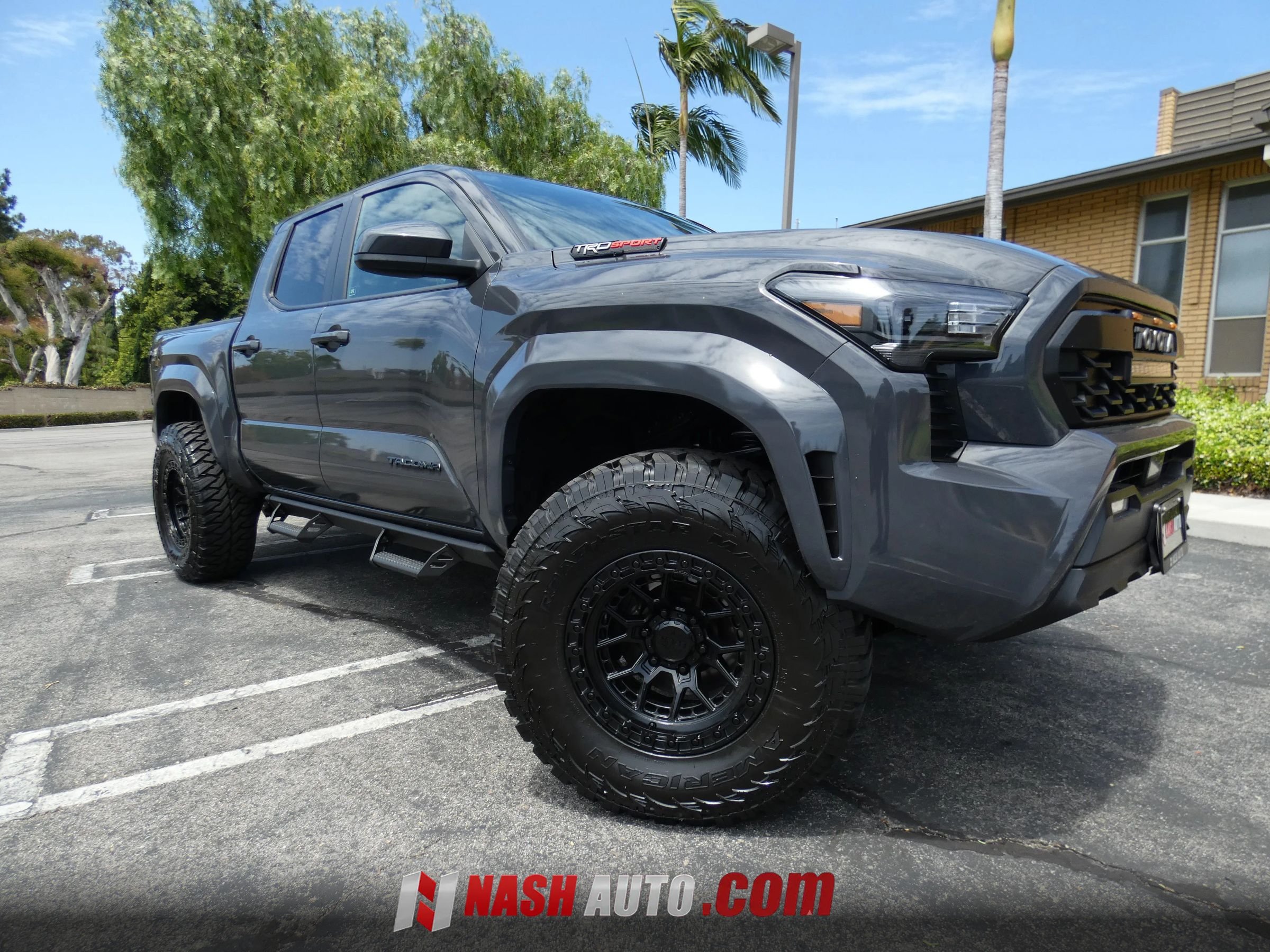 Used 2025 Toyota Tacoma TRD Sport AWD/4WD image 9