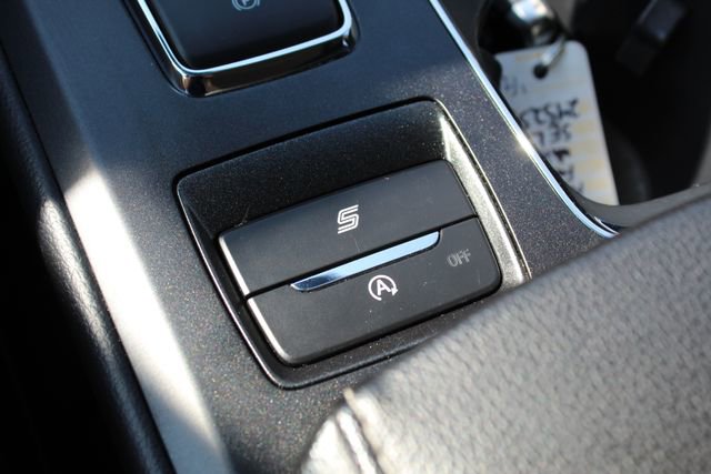 Used 2020 Ford Fusion SEL FWD image 26