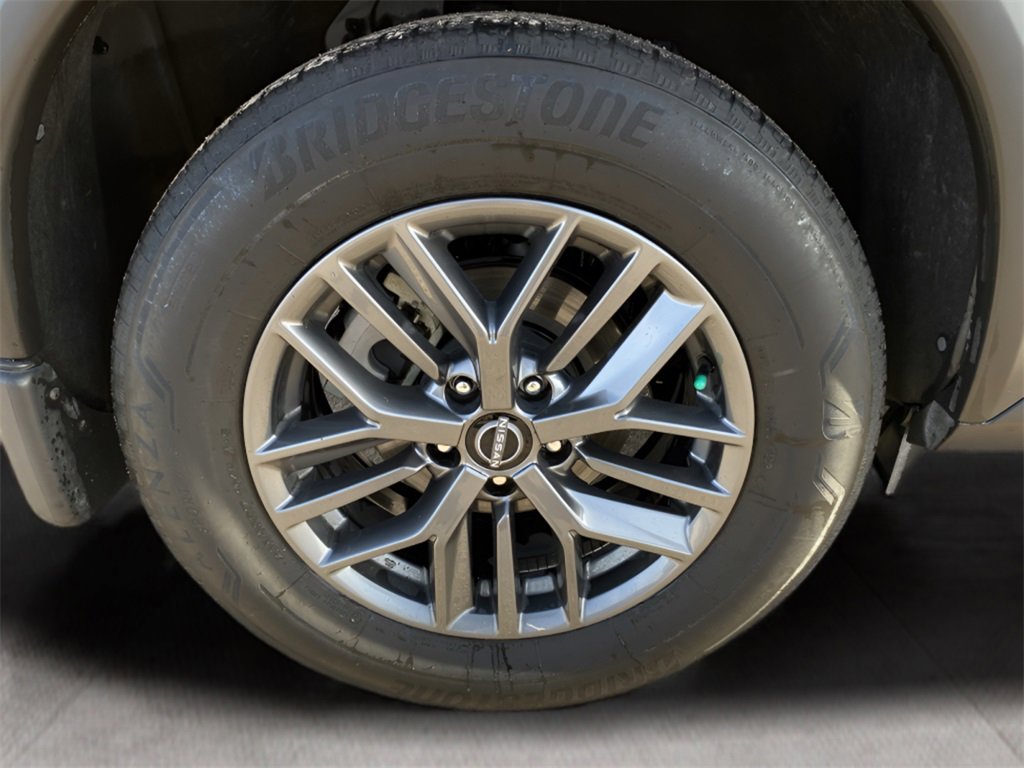 Used 2023 Nissan Rogue S image 19