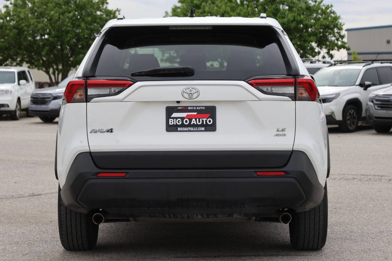 Used 2019 Toyota RAV4 LE AWD/4WD image 10