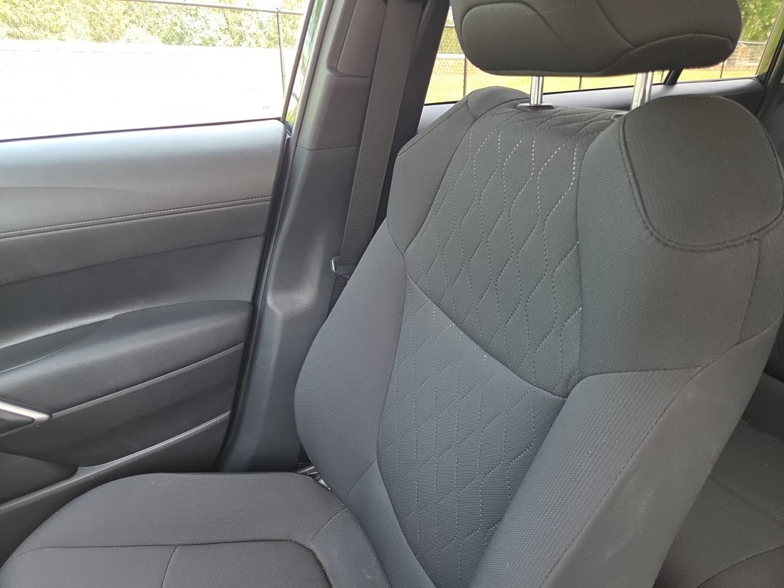 Used 2023 Toyota Corolla Cross LE AWD/4WD image 17