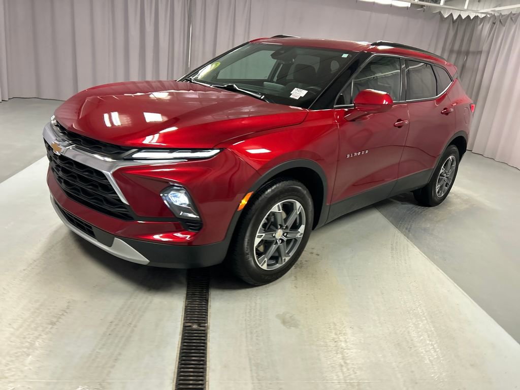 Used 2023 Chevrolet Blazer LT w/ Convenience Package FWD video 3