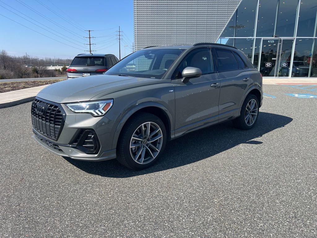 Used 2025 Audi Q3 2.0T Premium w/ Convenience Package