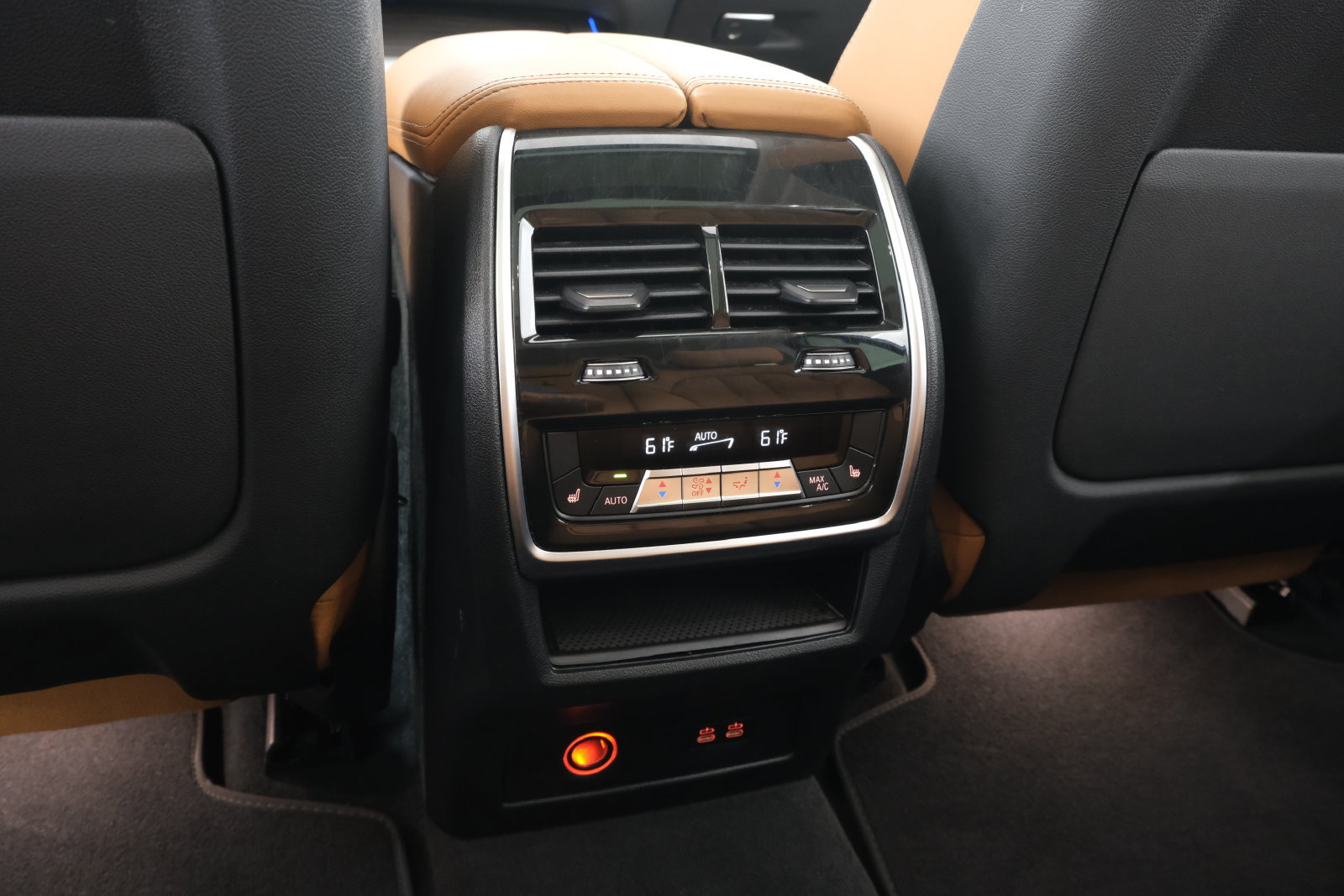 Used 2024 BMW X7 xDrive40i w/ Premium Package AWD/4WD image 35