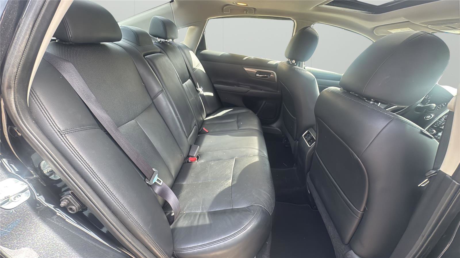 Used 2015 Nissan Altima 2.5 SL w/ Technology Package FWD image 13