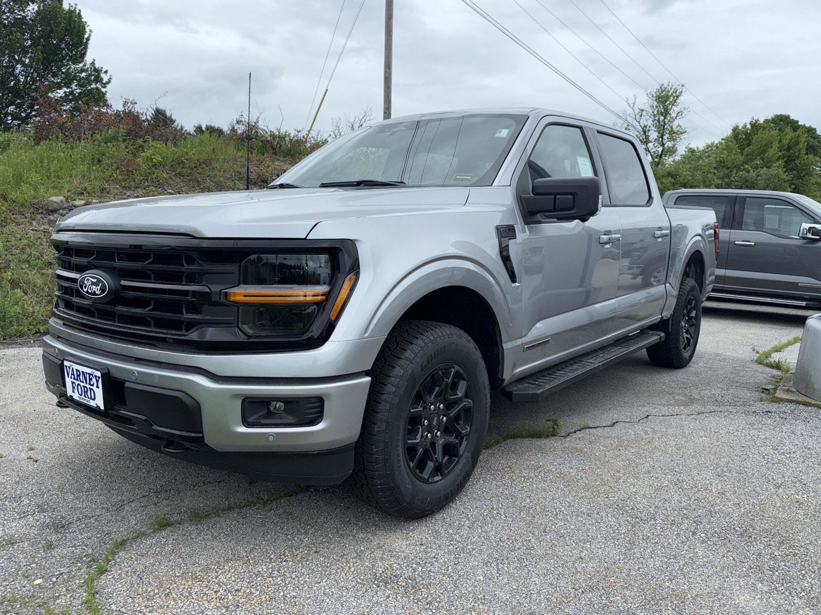 New 2025 Ford F150 XLT w/ Equipment Group 302A MID