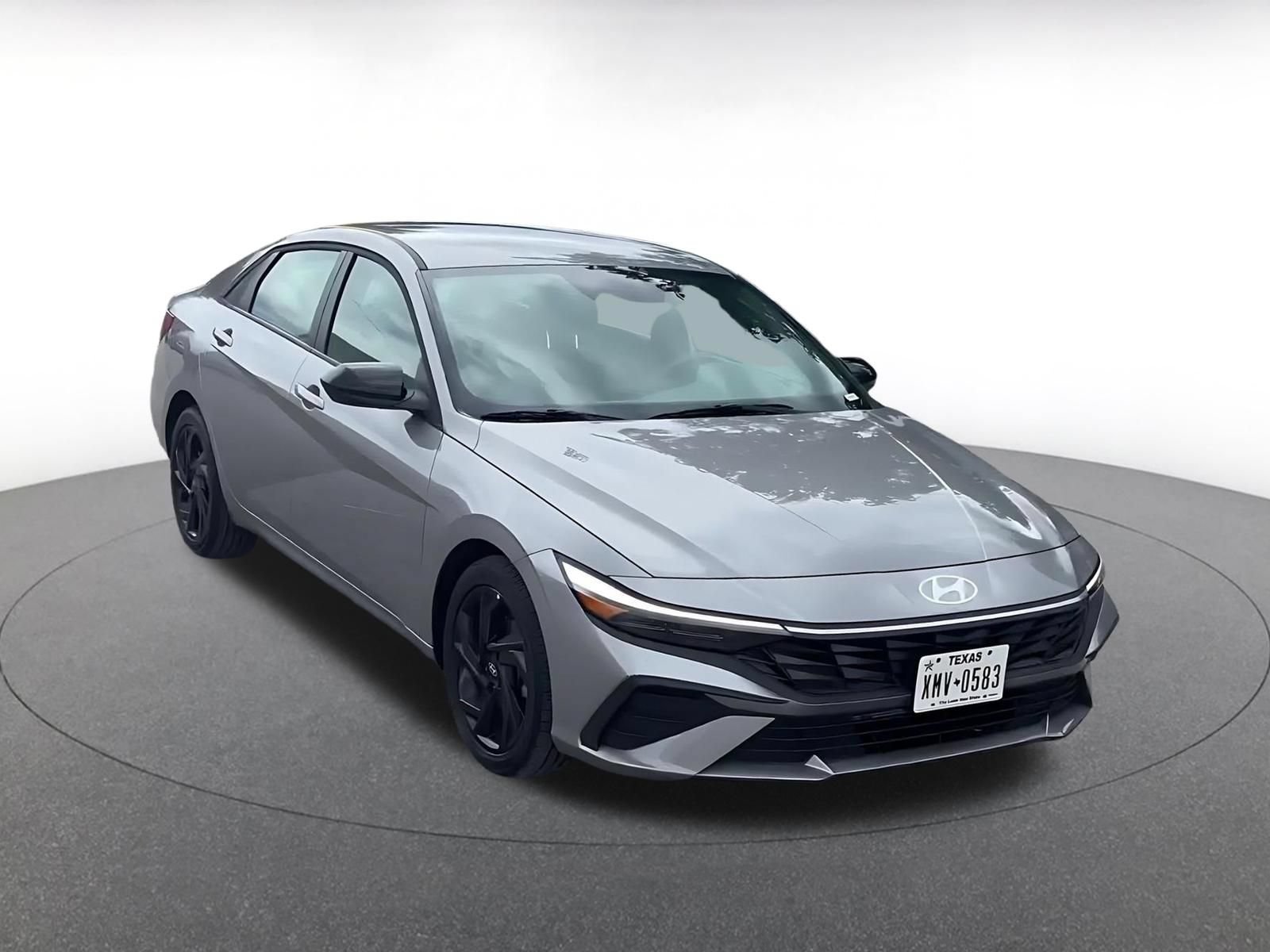Used 2026 Hyundai Elantra Sport FWD image 3