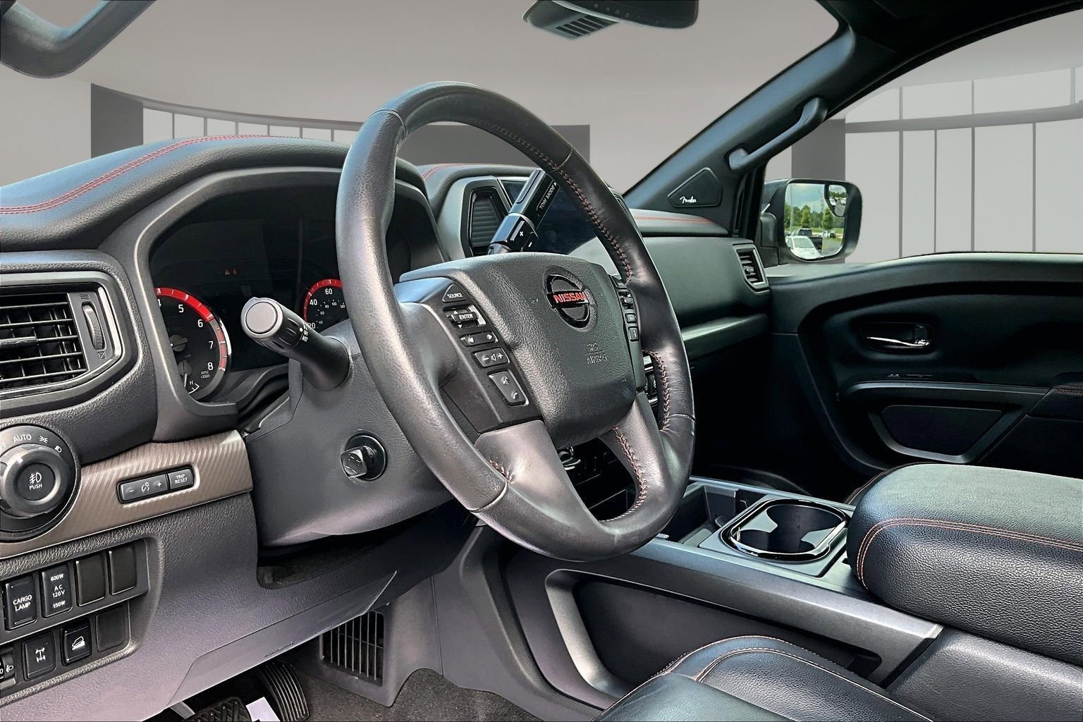 Used 2021 Nissan Titan PRO-4X w/ Pro-4x Convenience Package AWD/4WD image 18