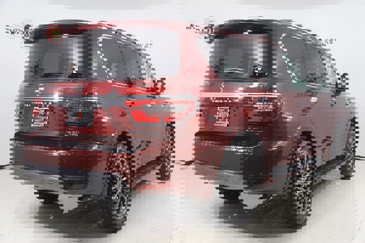 Used 2024 Nissan Armada Platinum w/ Captain's Chairs Package image 3