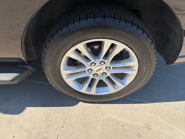 Used 2024 Ford Expedition XLT image 7